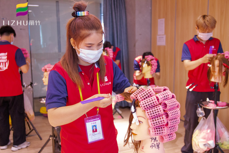 美發(fā)助理的考核標(biāo)準(zhǔn)，南寧美發(fā)師培訓(xùn)課程