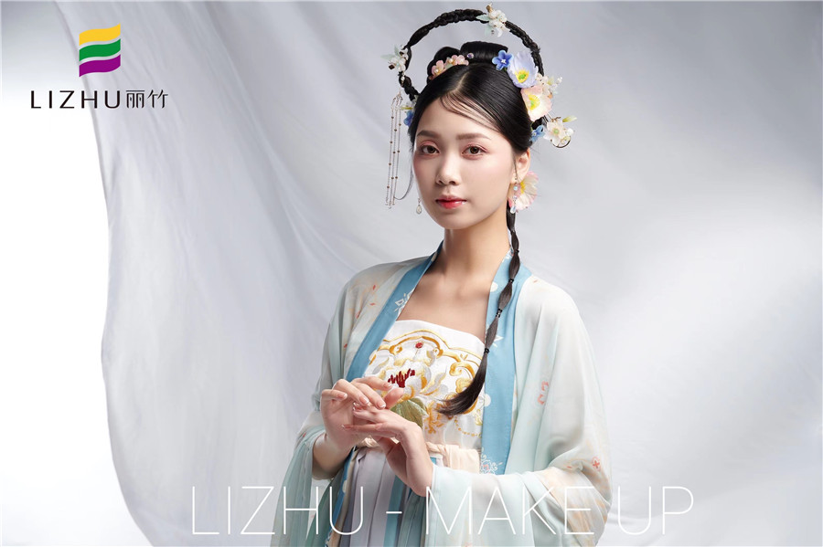 漢服彩妝造型，南寧排名前三化妝學(xué)校作品