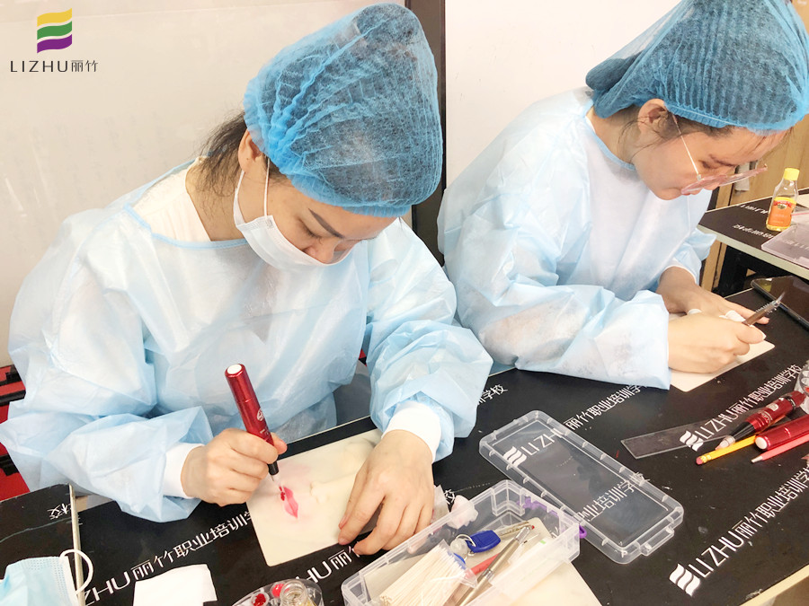 紋唇常用的5種顏色，廣西紋繡培訓(xùn)機(jī)構(gòu)分享給你