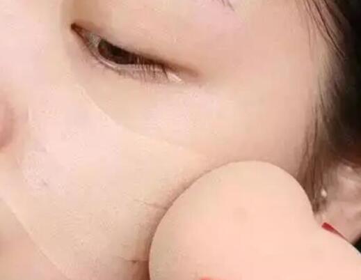 粉底液的正確存方法，南寧彩妝化妝培訓教你