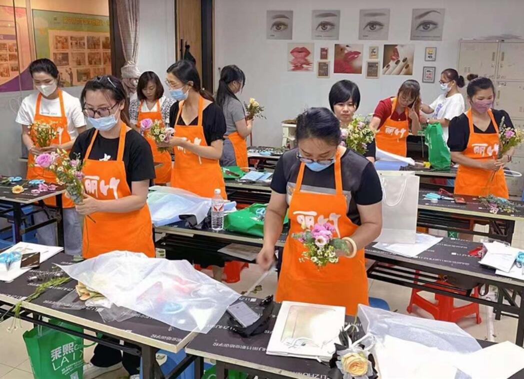 南寧花藝學校開班，浪漫席卷而來
