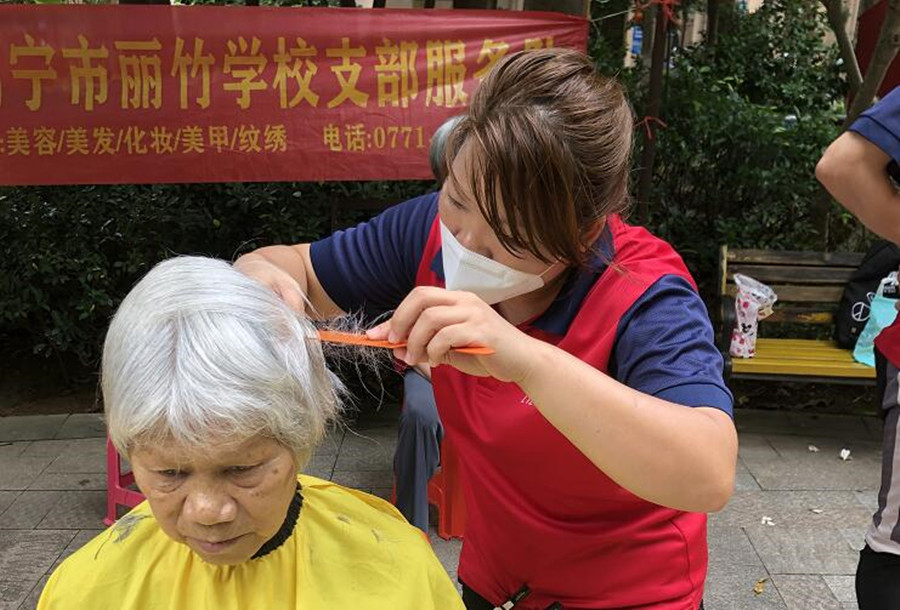 美發(fā)師外在素質(zhì)的修飾?廣西美發(fā)進(jìn)修必懂課程