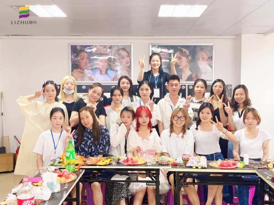 麗竹學(xué)?；瘖y全能班舉辦畢業(yè)座談會(huì)