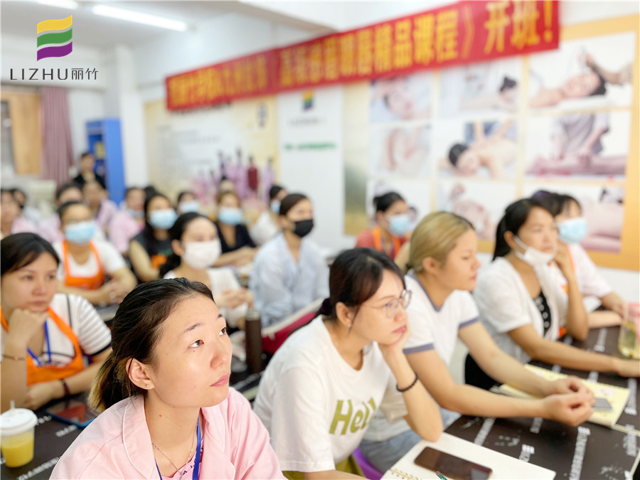 南寧紋繡培訓學?！陡?級感眉眼唇精品課程》開班