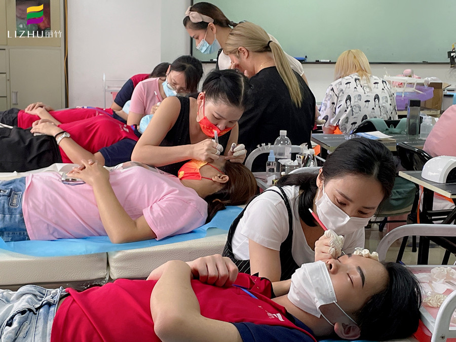 被舒緩膏灼傷處理的方法，廣西紋繡正規(guī)學(xué)校分享建議