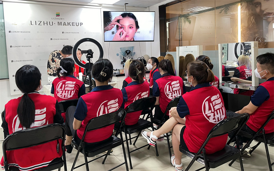 國風(fēng)妝容造型課堂 ，都是復(fù)古回憶的味道