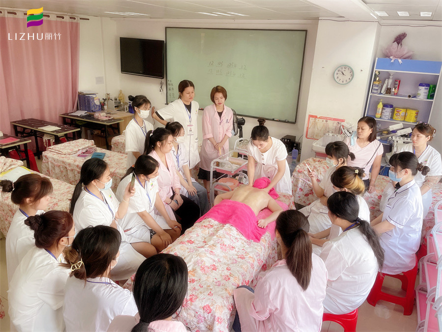 精油開背和拔火罐的好處，身體養(yǎng)生培訓(xùn)課程