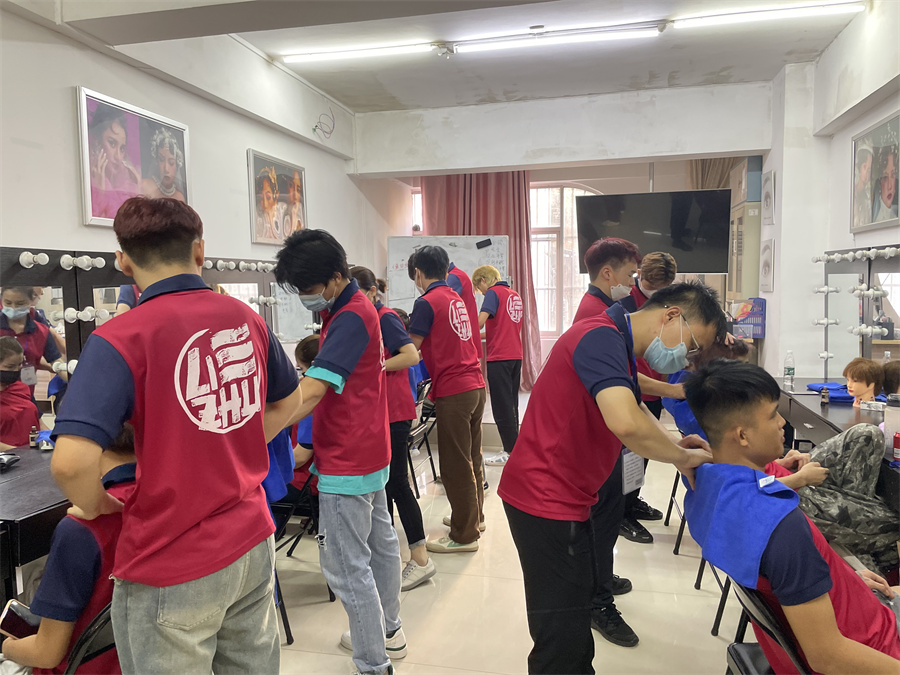 美發(fā)按摩實訓(xùn)，南寧美發(fā)專業(yè)學(xué)校洗護課程