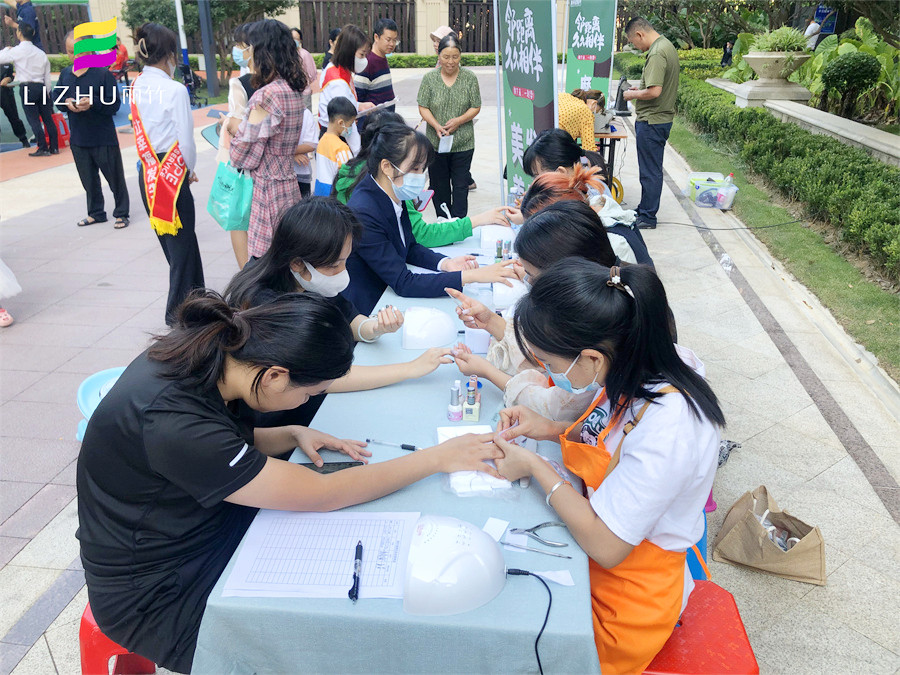 南寧美甲公益活動外出實(shí)踐，收獲好評