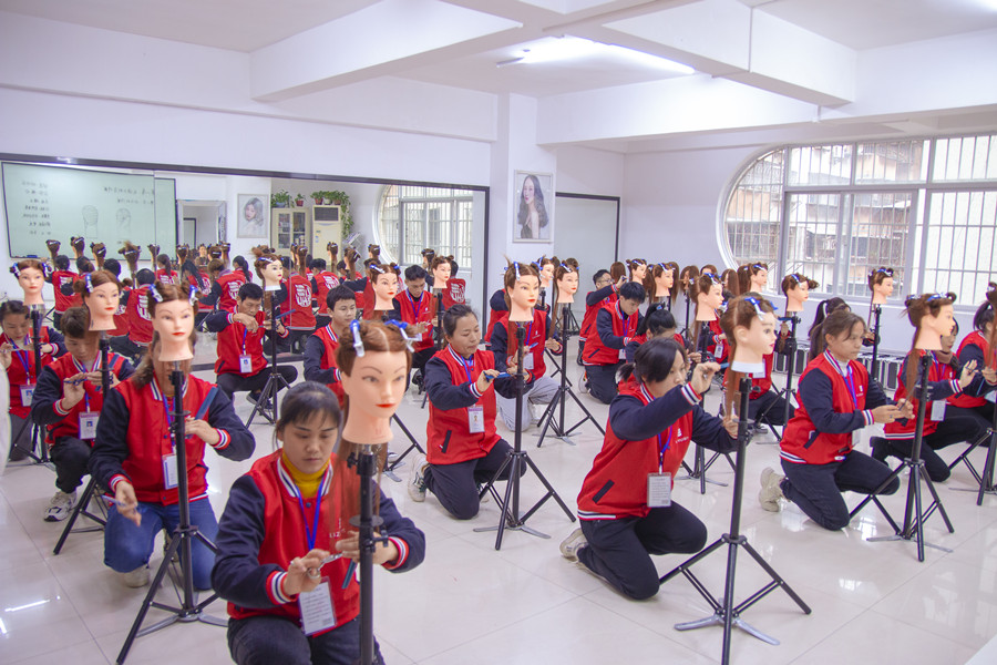 南寧美發(fā)培訓課堂環(huán)境