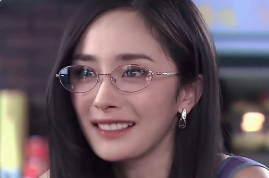 大冪冪千金臥蠶妝教程，廣西明星化妝培訓(xùn)分享