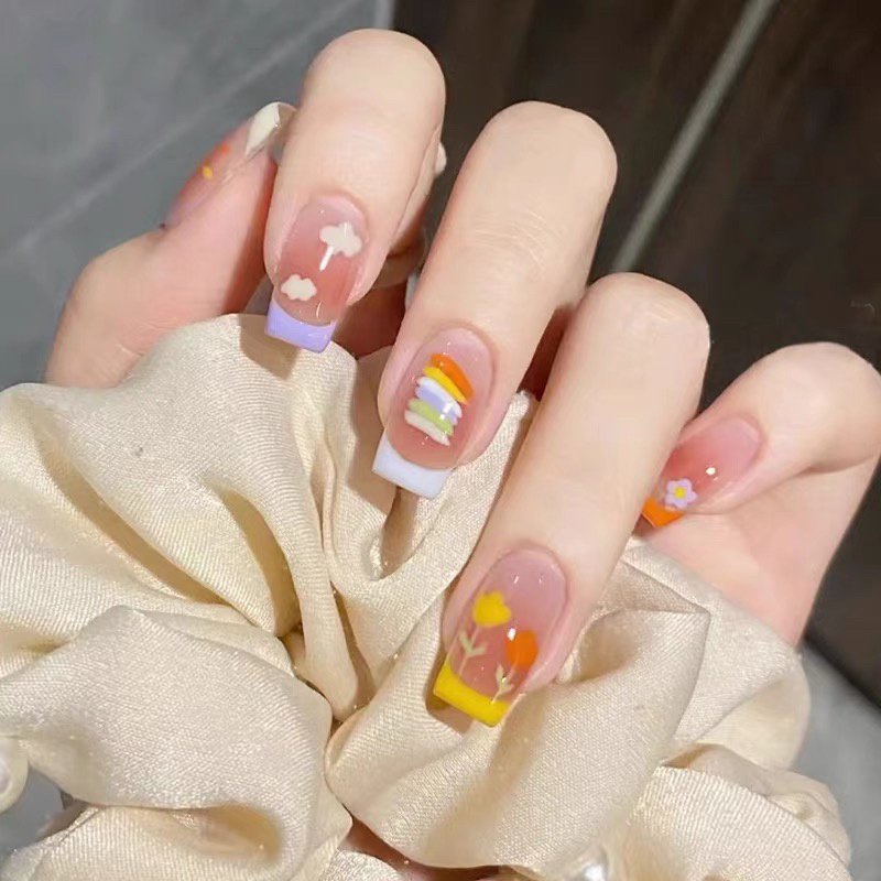 適合夏日做的短甲美甲，南寧美甲學(xué)習(xí)中心收集