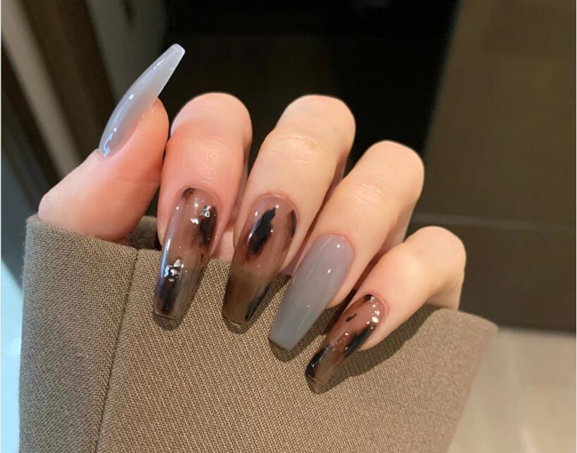 溫柔顯氣質美甲，南寧培訓美甲機構分享