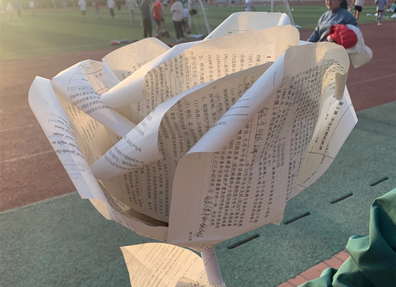 紙卷玫瑰花教程 ???，廣西花藝紙花培訓(xùn)課程分享