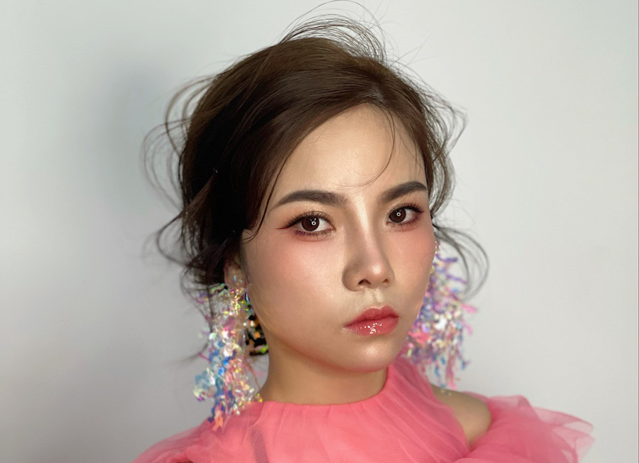 抽絲紋理新娘造型，廣西學(xué)新娘跟妝作品