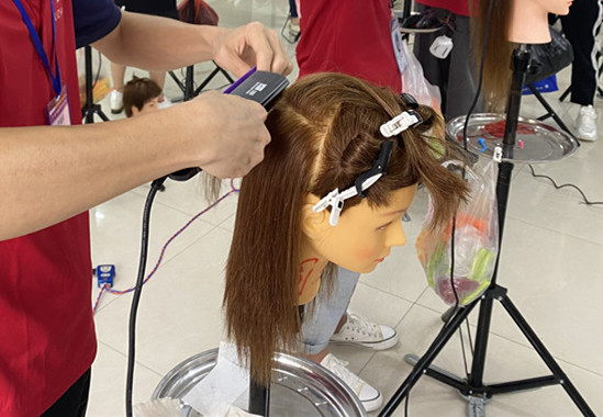 頭發(fā)拉直后的護(hù)理方法，廣西美發(fā)護(hù)發(fā)培訓(xùn)班課程