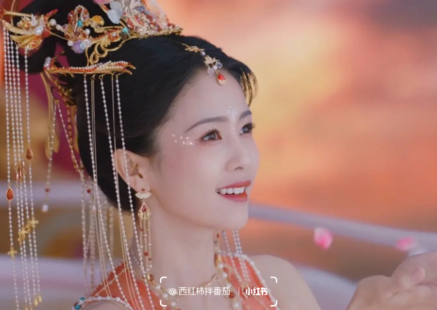 白鹿國風(fēng)眼妝教程，南寧培訓(xùn)美妝