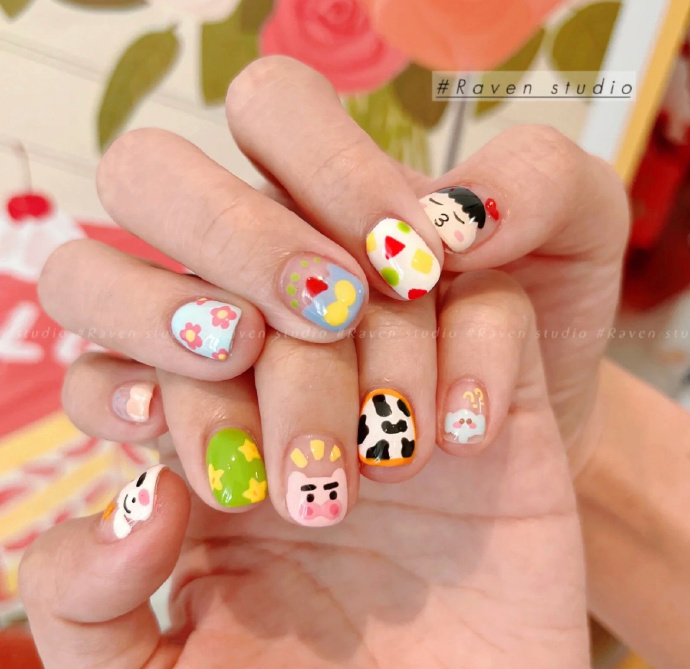 卡通手繪美甲，廣西美甲款式造型學(xué)校推薦