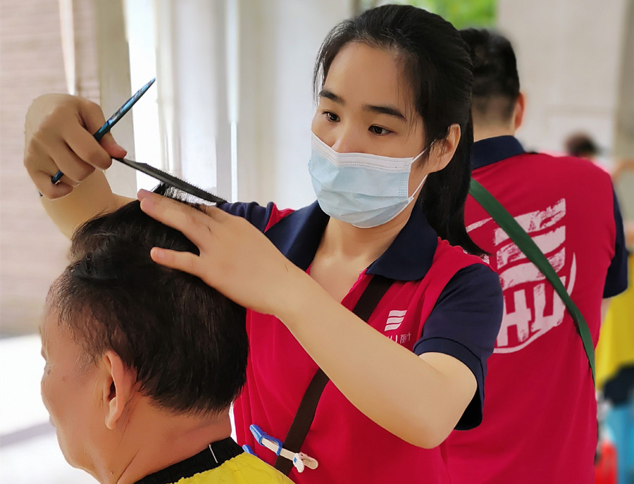 南寧美發(fā)學(xué)校真人實(shí)踐，麗竹美發(fā)學(xué)校沖沖沖