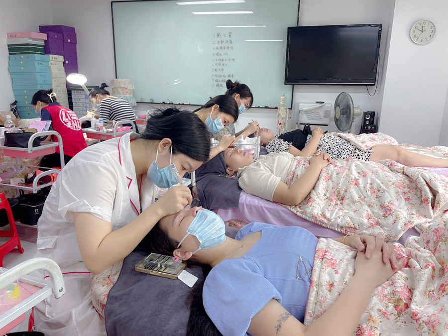 決定美睫密度與長度的標(biāo)準(zhǔn)，南寧美甲美睫分享