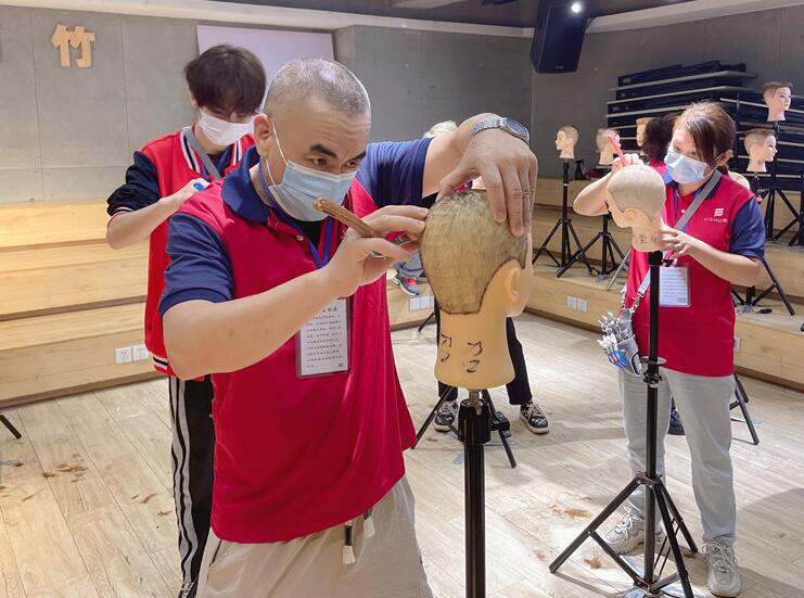 剃光頭的注意事項(xiàng)，南寧理發(fā)學(xué)校美發(fā)培訓(xùn)