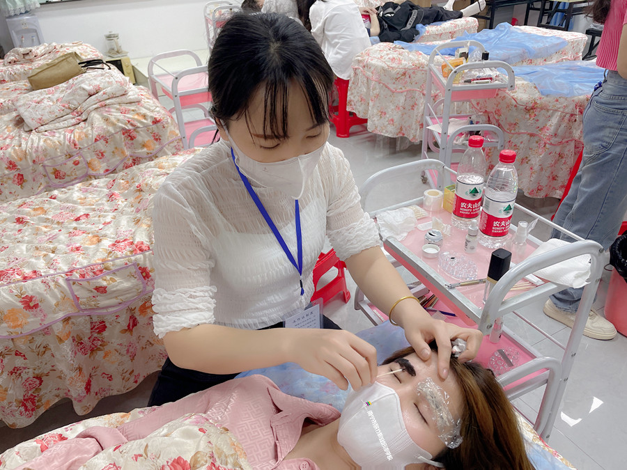 南寧學(xué)紋眉：紋眉結(jié)痂速度慢怎么辦？