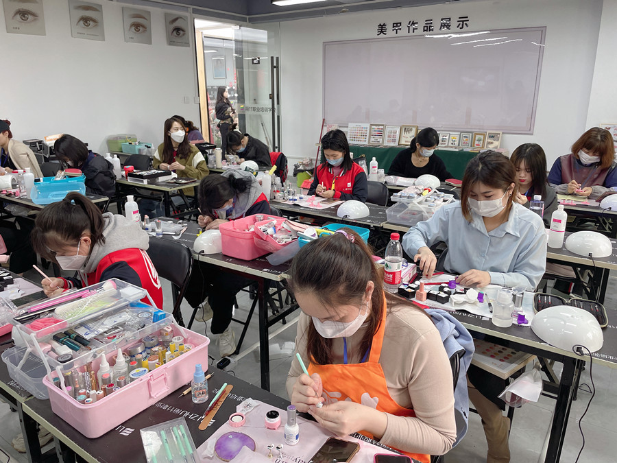 廣西美甲師：美甲磁鐵丟了怎么辦？