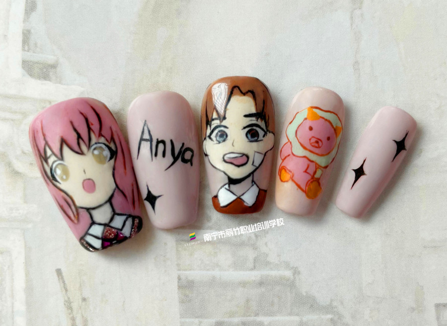 卡通動(dòng)漫美甲，南寧學(xué)美甲款式