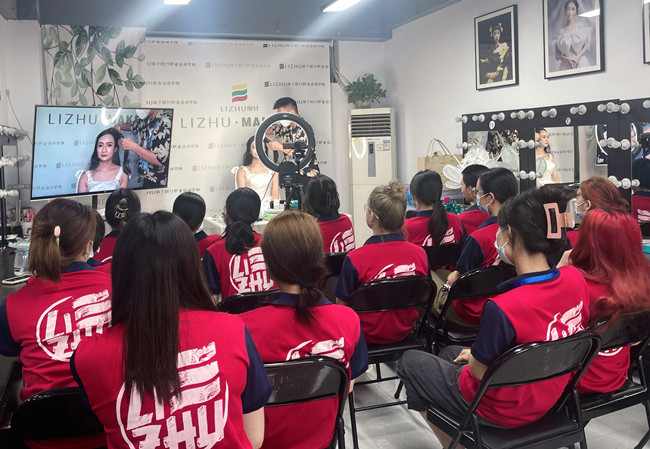 零基礎(chǔ)學(xué)新娘造型 | 學(xué)化妝在南寧