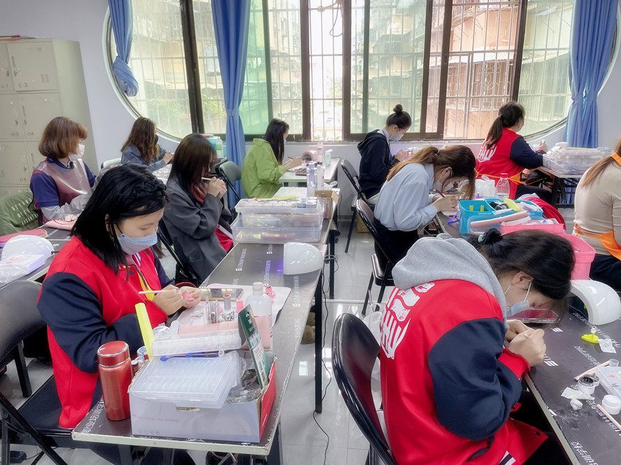 南寧美甲：石膏膠美甲是什么？