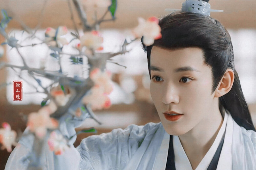 不貼假睫毛也好看的眼妝，廣西學(xué)化妝影視