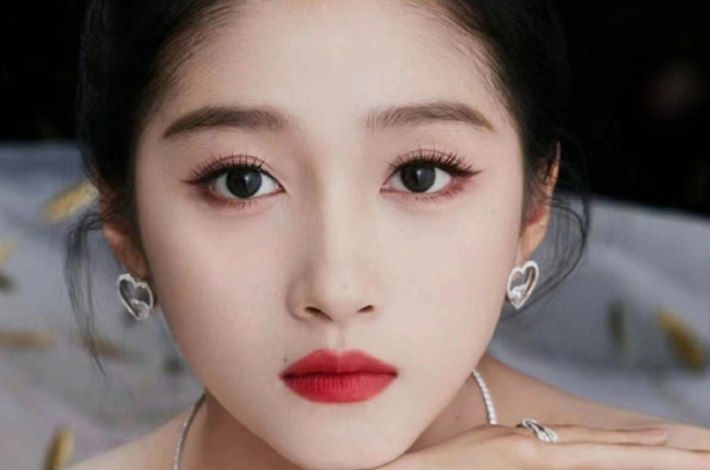 關(guān)曉彤國風(fēng)百花眼妝，南寧教化妝