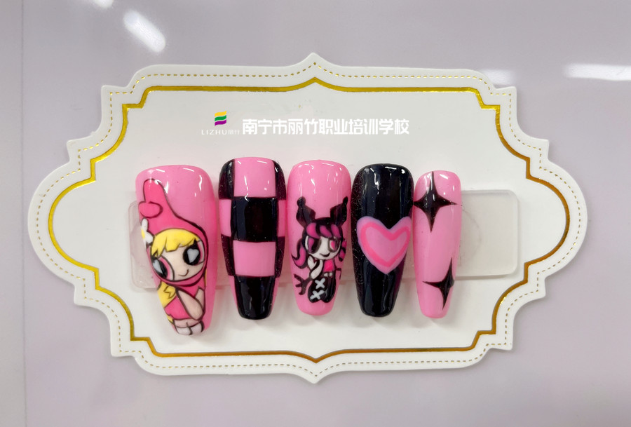 美甲的甲面不亮怎么辦？廣西美甲學(xué)習(xí)中心