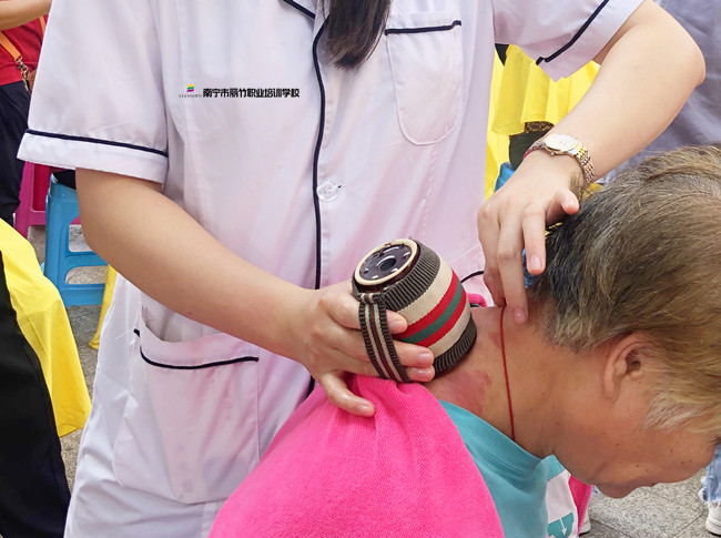 冬季艾灸為什么好？南寧美甲造型培訓（麗竹美甲培訓學校）課程介紹：