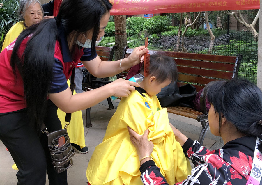 怎么給兒童理發(fā)？廣西美發(fā)師職業(yè)教學(xué)