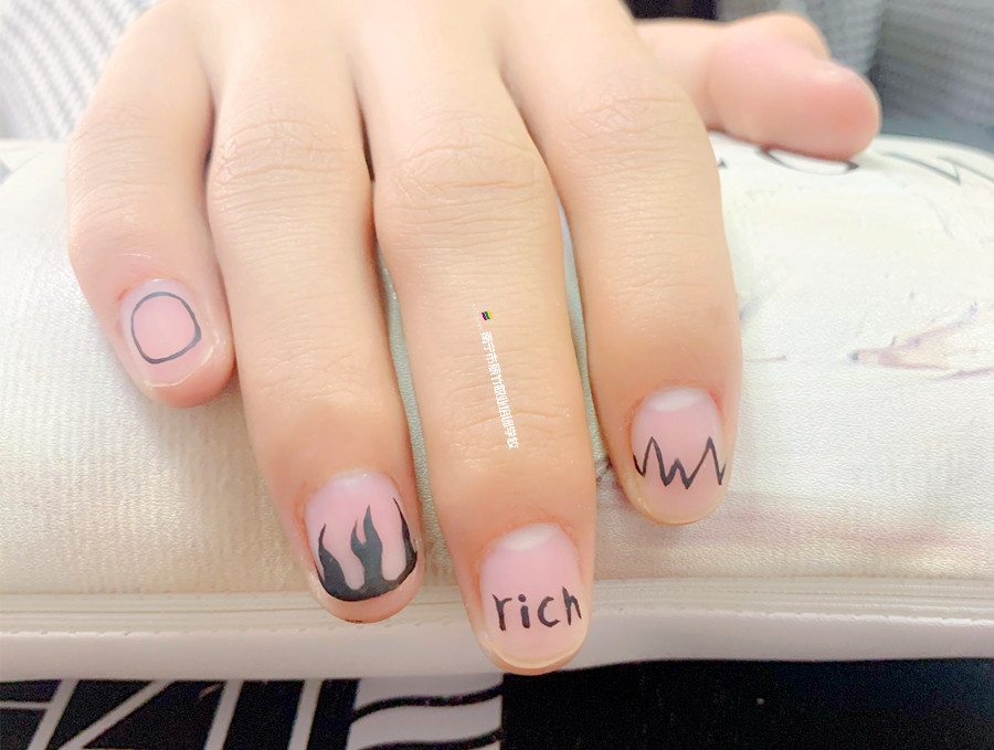 廣西美甲基礎教學：短甲美甲如何包邊？