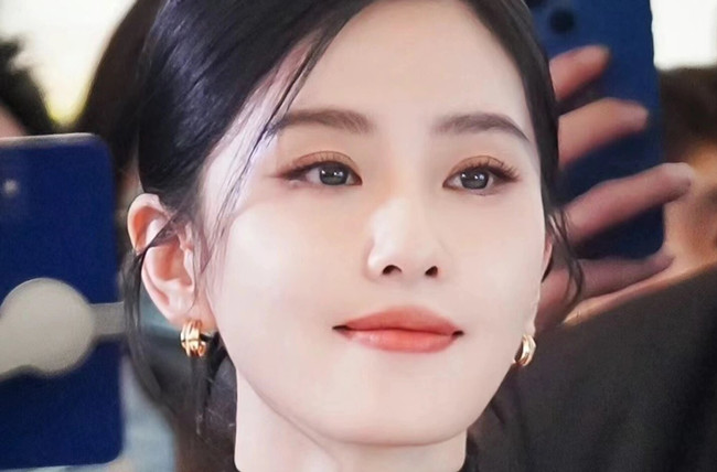 劉詩(shī)詩(shī)黑天鵝日常淡妝，廣西化妝彩妝專業(yè)分享