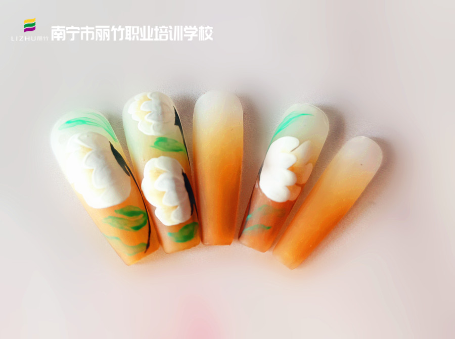 春日彩繪美甲，南寧美甲短期培訓(xùn)作品