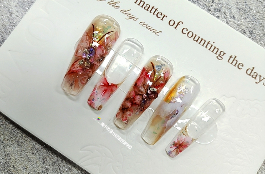 水彩花卉美甲,，廣西美甲學員培訓班作品