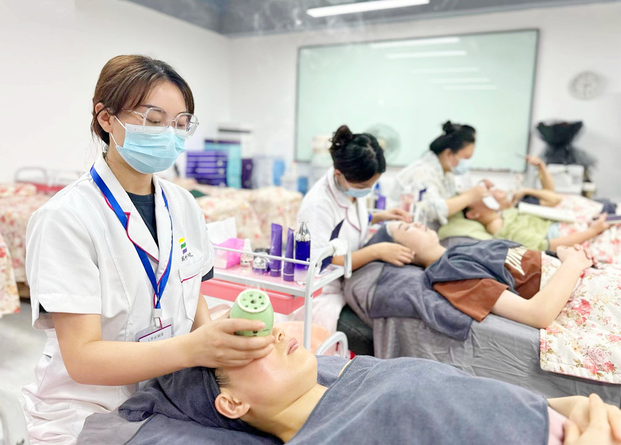 艾灸眼部的步驟，南寧美容健康管理