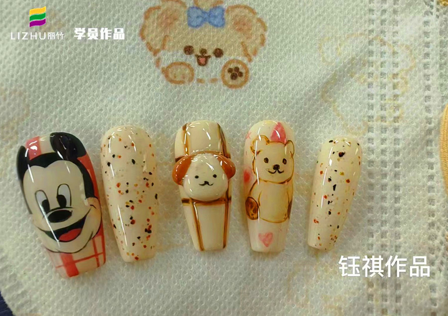 卡通立體浮雕&手工蝴蝶結(jié)美甲，南寧美甲造型進修作品