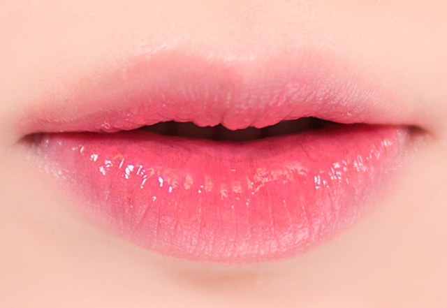 減少唇紋的方法，南寧美容護(hù)膚職業(yè)學(xué)校學(xué)習(xí)