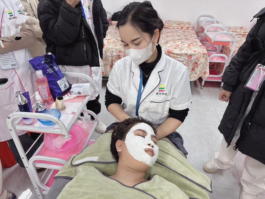 夏季肌膚老化快的原因，廣西美容護膚中心分析