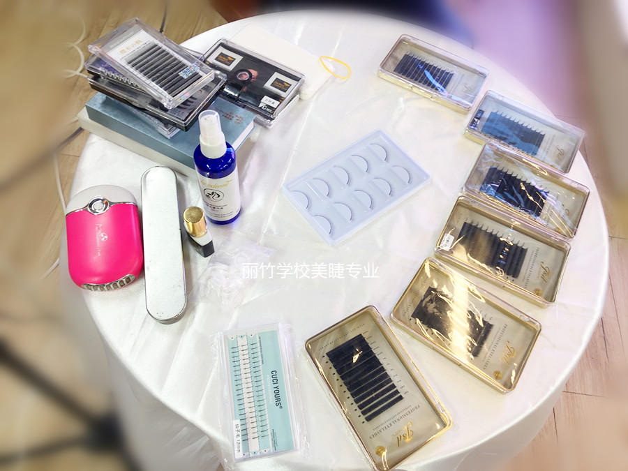 常用的睫毛種類介紹，南寧美睫學(xué)習(xí)