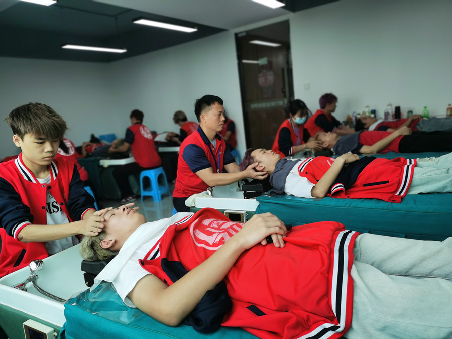 天天洗頭還是很油的原因，廣西學(xué)洗護(hù)洗頭