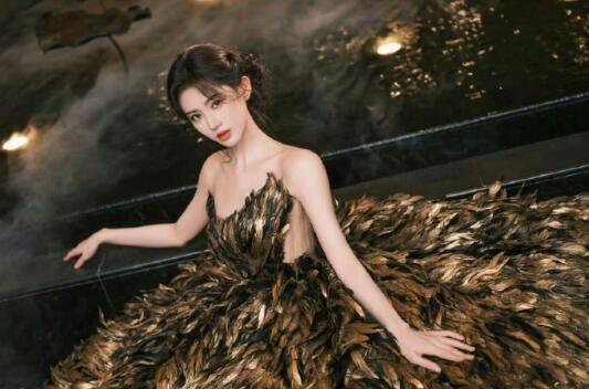 鞠婧祎金羽妝教程，南寧化妝仿妝培訓(xùn)