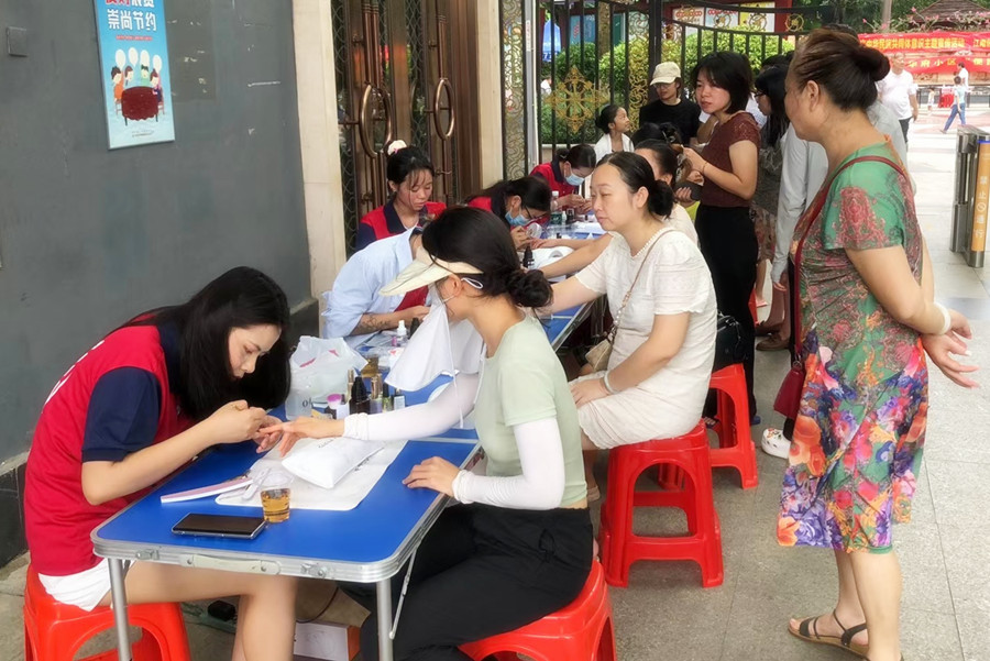 南寧美甲培訓(xùn)社會(huì)報(bào)告，告訴你南寧學(xué)美甲哪里有實(shí)力？