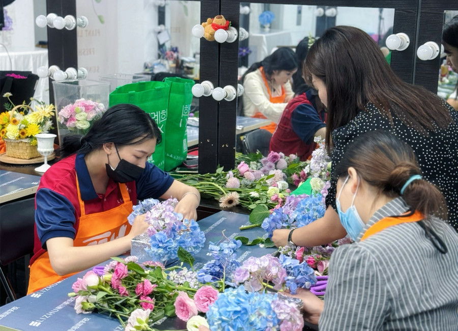 優(yōu)雅瀑布桌花布置，學(xué)花藝沒經(jīng)驗(yàn)