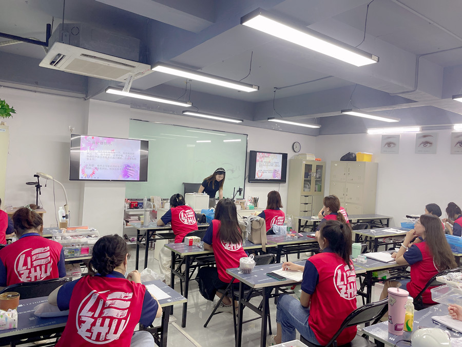 廣西學美甲零經(jīng)驗：美甲理論知識有哪些？