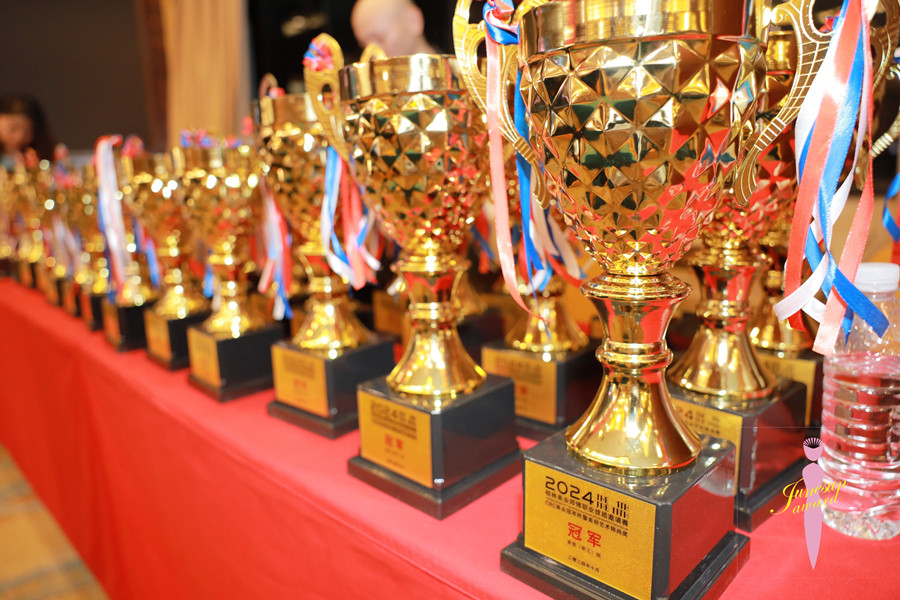 喜報！祝賀麗竹學校在桂林第三屆美業(yè)技能邀請賽榮耀加身